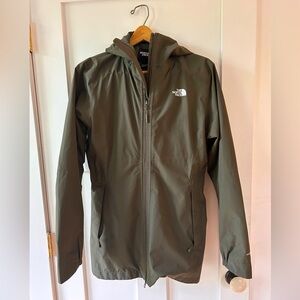 North Face women’s rain coat - L but fits like M - EUC - olive green